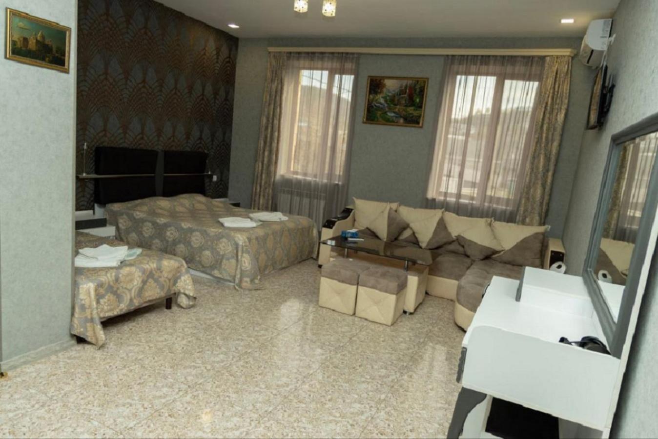 Noyemburg Hotel Noyemberyan 외부 사진